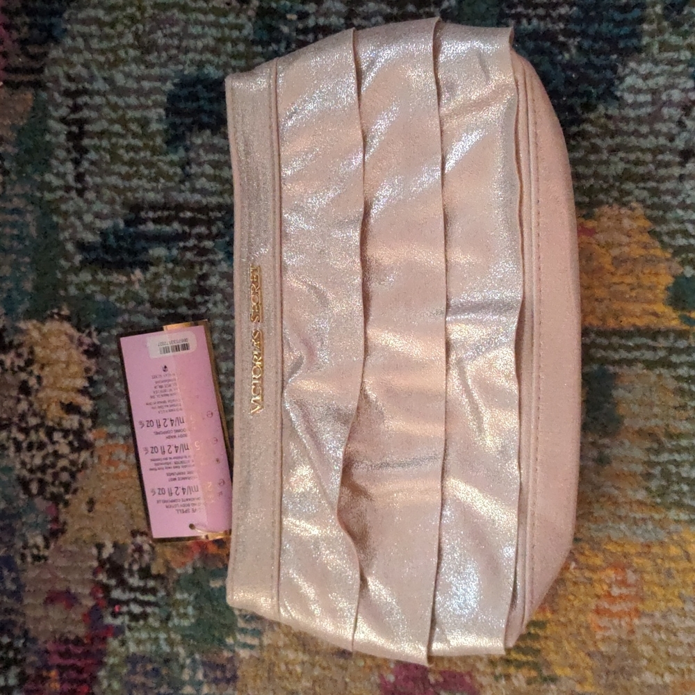 🔮 3/30🔮 Victoria's secret makeup/small bag
